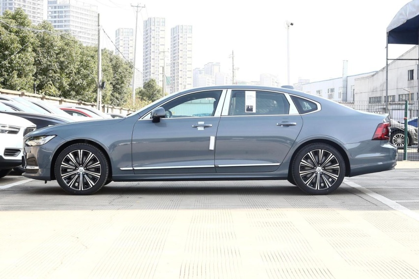 35万买豪华C级车，凯迪拉克CT6和沃尔沃S90该选哪个？