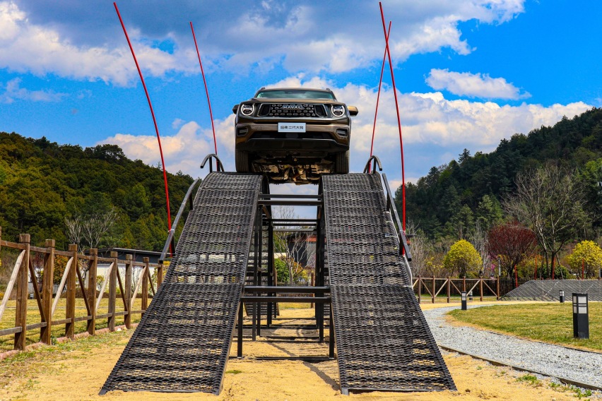 可城可野新选择——哈弗二代大狗巅峰挑战越野场