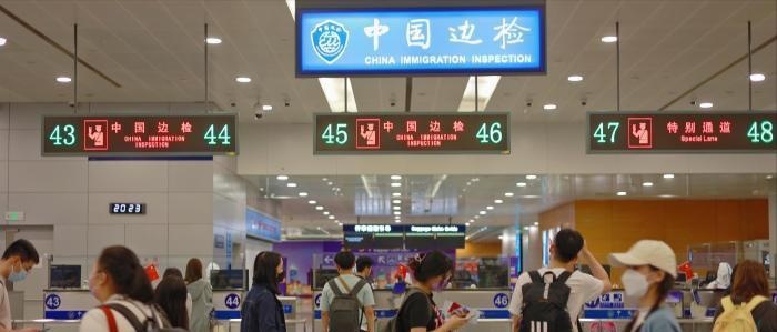 浦东机场停车场收费多少钱一天，上海浦东机场附近停车场哪个便宜