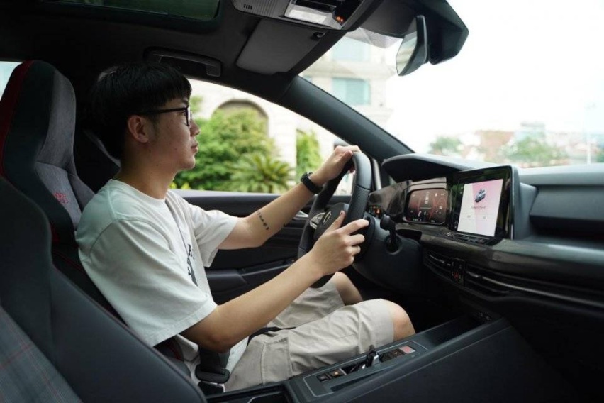 第八代高尔夫GTI试驾报告丨20几万买情怀，值得吗？
