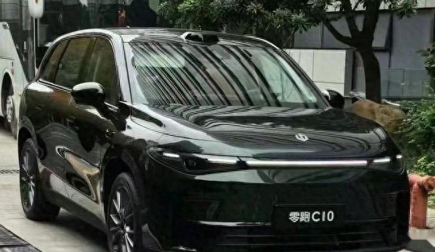 1月10日预售，零跑C10资料曝光！7款车型，有3项独有配置