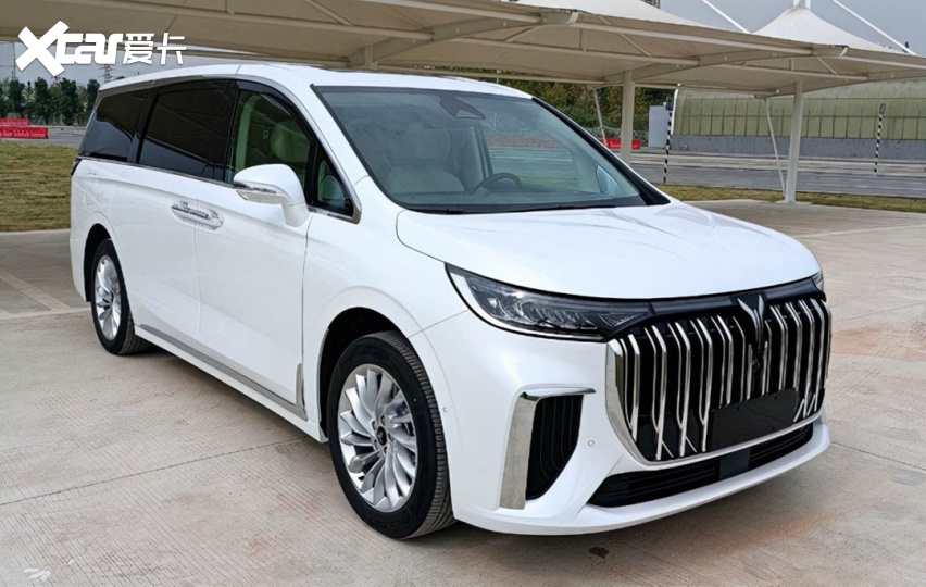 全新国产豪华MPV！5.9s破百+双叉臂+四驱+空气悬架，逆天！