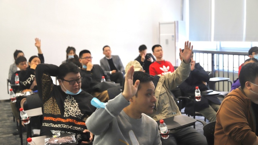 特斯拉T-CLASS北京蟹岛开讲，温暖服务与车主零距离
