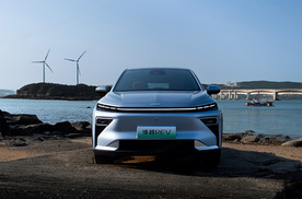 好开 好看 长续航，吉利博越REV预售12.79万元起