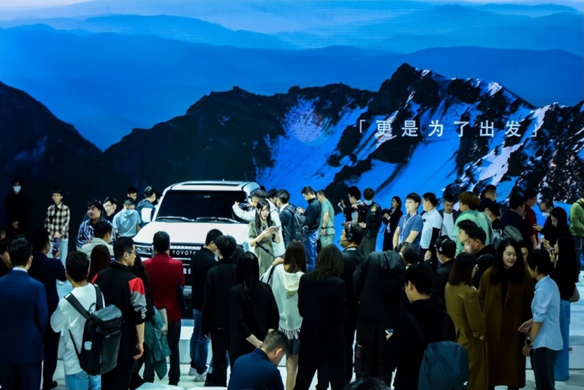 全新普拉多硬核回归，一众新能源越野车后背发凉？