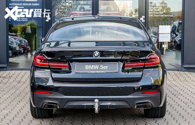 宝马540i搭载3.0升双涡轮增压V6发动机 国内指导价60.39万起