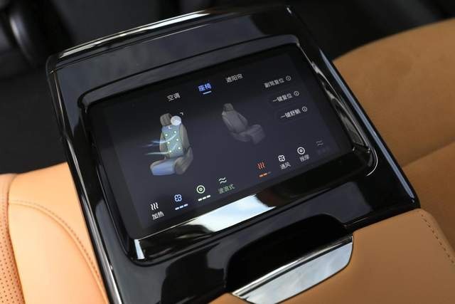 新能源汽车江湖，追光PHEV/比亚迪汉/哪吒S，谁更值得选？