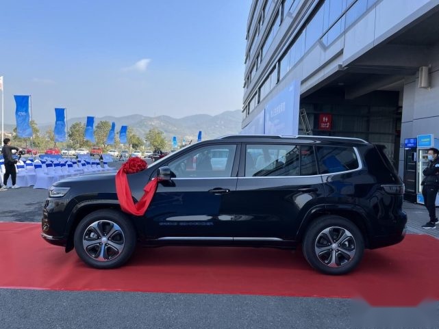当Jeep新大指挥官插上电，开起来竟然如此平顺？
