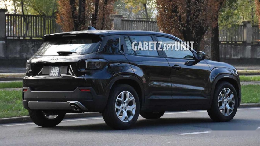 Jeep扛不住了？纯电车型不受欢迎 Jeep Avenger燃油版曝光