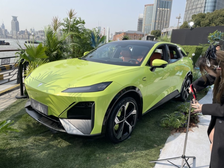 品牌首款SUV，内饰更具档次感，长安深蓝S7首发亮相