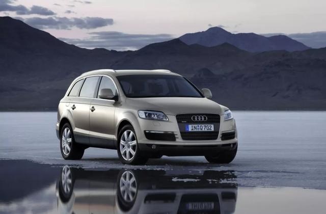 3.0T+48V+轴距3米，还有全系7座，这才是真奥迪Q7