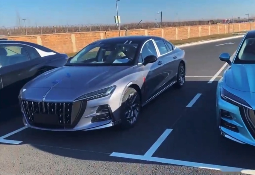 不如H5好看？红旗H6实车曝光，轿跑造型大胆激进，入门就配2.0T