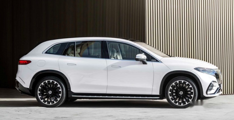 EQSSUV对比理想L9，同为大型SUV，奔驰被迎头赶上了？