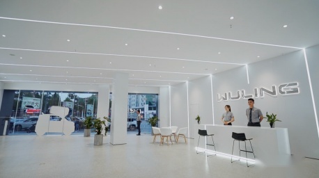 外观惊艳！全国首家五菱新能源体验店正式落户河南商丘
