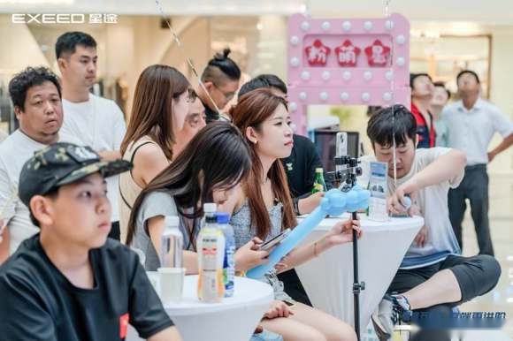 双星齐发 迭代升级 2025款星途凌云＆揽月 焕新上市