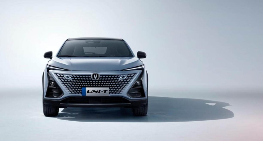 2022款长安UNI-T上市，新增机甲皮肤，动力再升级！