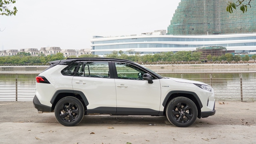 真正的价值总是在看不见的地方！实拍解析丰田RAV4荣放