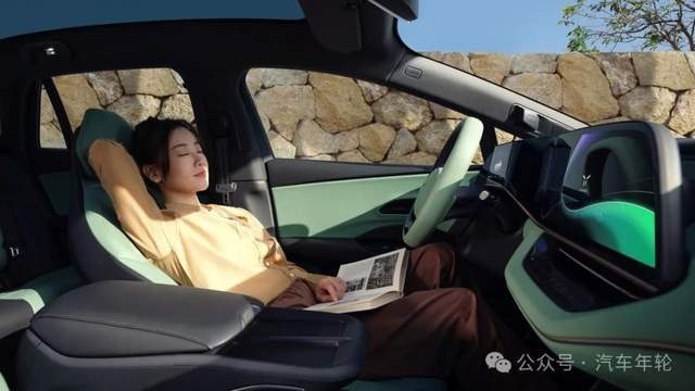 对标比亚迪汉，820KM续航/起售 22.98万元，红旗EH7胜算几何
