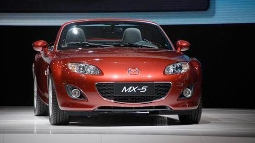 燃油车落寂，保值神车马自达MX-5跌到24万，买不买？