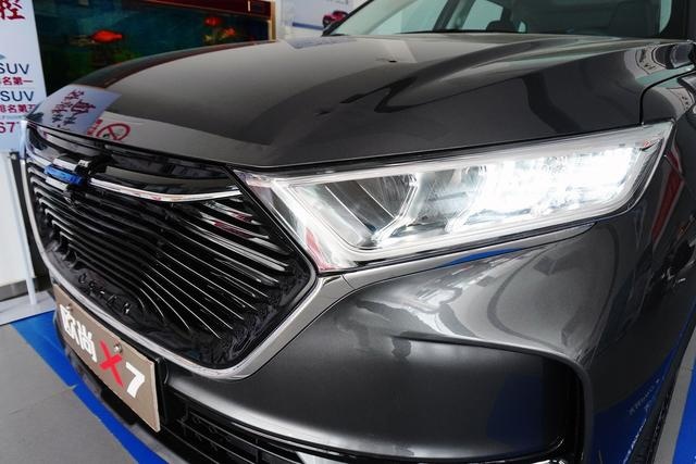 空间、配置、科技功能越级的家用SUV，长安欧尚X7到店实拍
