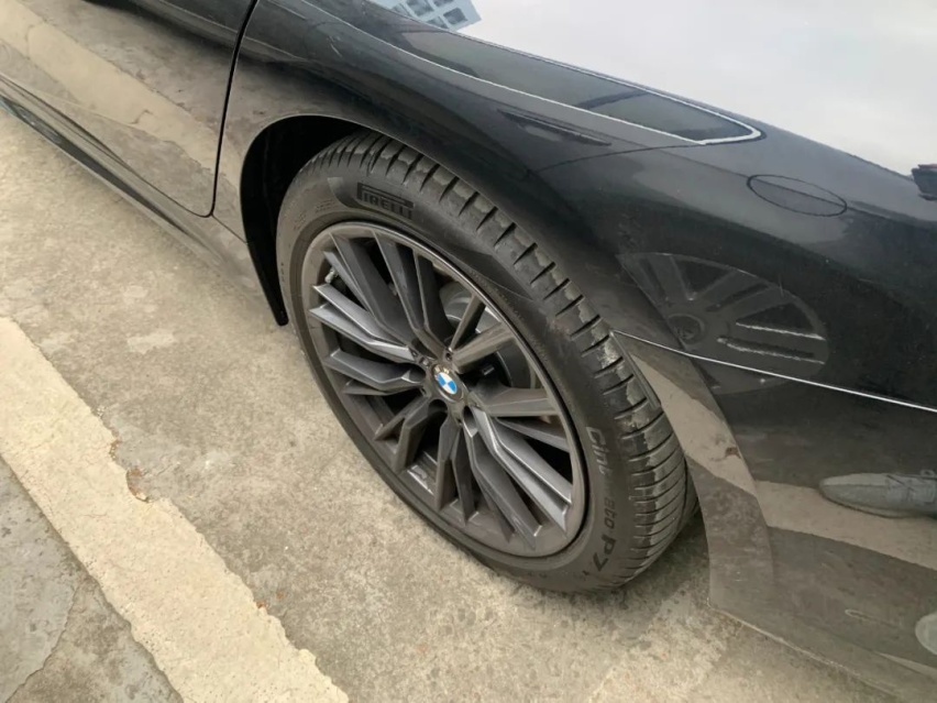 终究绕不过一台3系！宝马325Li成为TA人生第一辆车...