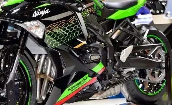 川崎ZX-25R，号称250CC排量最强机车