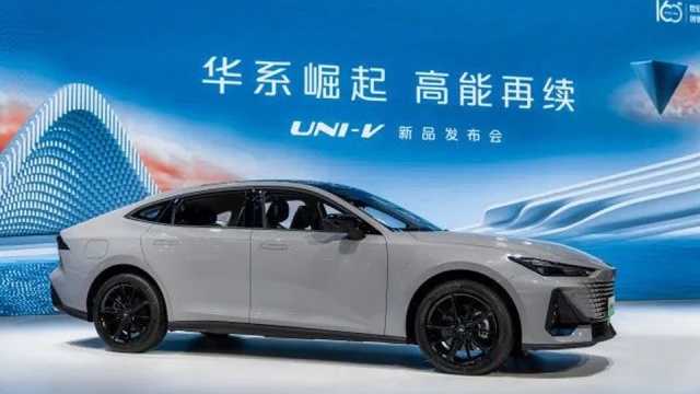 综合油耗低于2L，长安UNI-V iDD养车成本，预计1200元/月