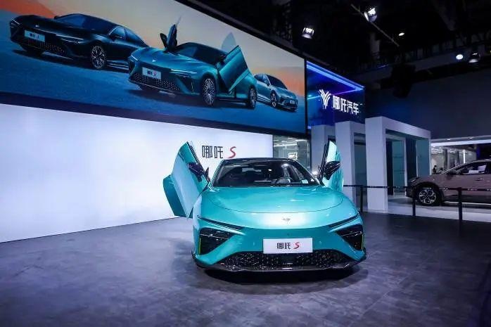 这台车卖20万出头,动力、设计、配置都比特斯拉Model 3强