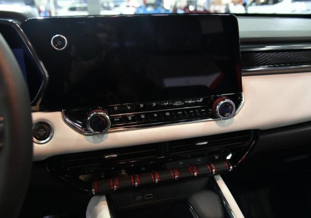 Car play、Android Auto，终成时代弃儿