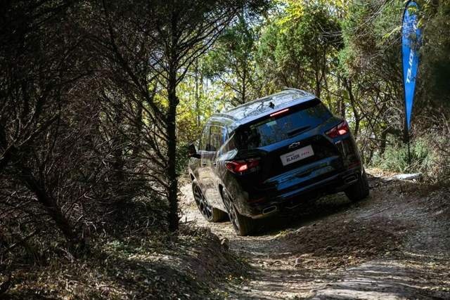 中大型7座SUV，要性能强的，雪佛兰开拓者怎么样？