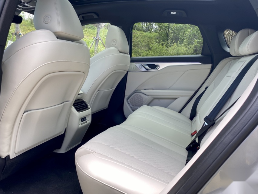 以全新面貌挑战理想L7，试驾新摩卡DHT-PHEV