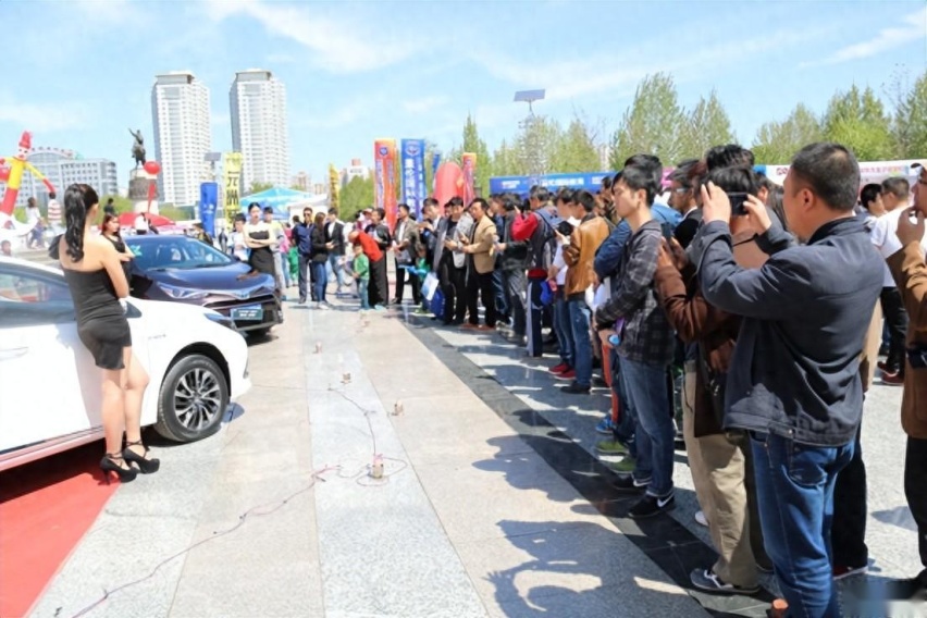 2024保定军校广场车展—驾驭未来，畅享激情！