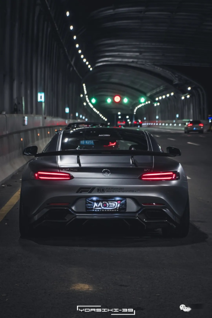 油耗堪比纳智捷的梅赛德斯-AMG GT，两天一箱98你受得了吗？