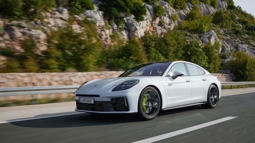 换代的保时捷Panamera，再推三款插混车型，纯电续航96km