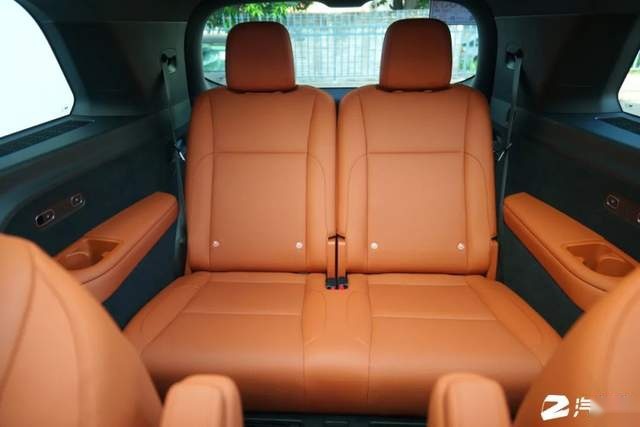 500万以内最好的家用SUV，家里领导坐了3天说：这车适合跑长途