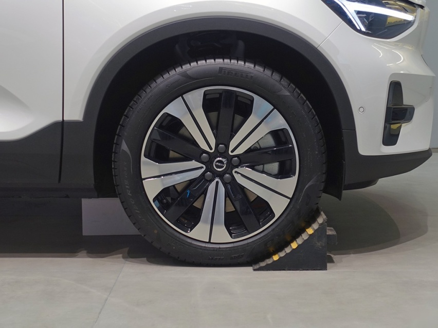 20万级豪华品牌纯电SUV，它很有性价比，探店沃尔沃XC40纯电版