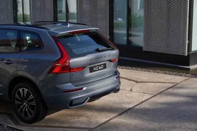 预算35万，XC60、Q5L同步改款，再算上XT5，怎么选？