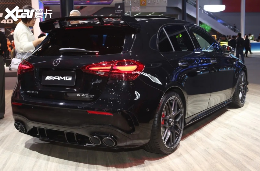 这才是顶级钢炮!中期改款奔驰amg a45 s车展实拍
