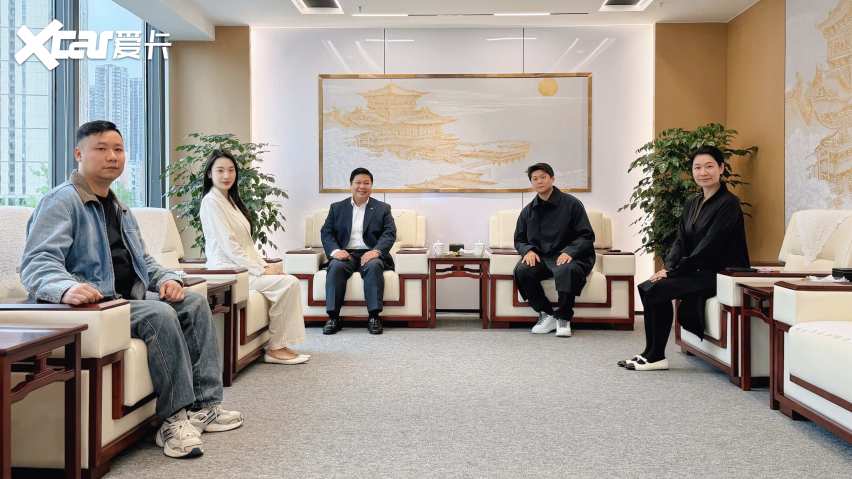 柬埔寨驻重庆总领事馆总领事温伟叶一行到访重庆巴南二手车出口基地