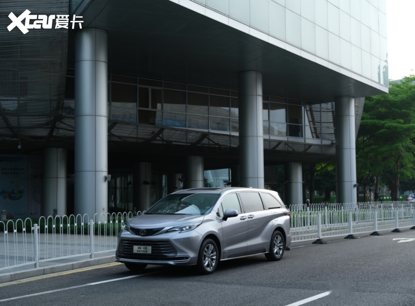30万级顶流家用MPV：不卷别人，只卷自己！