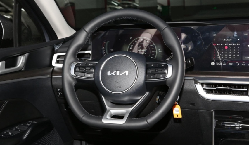 它是合资品牌中型车，16.28万起售，销量却不高