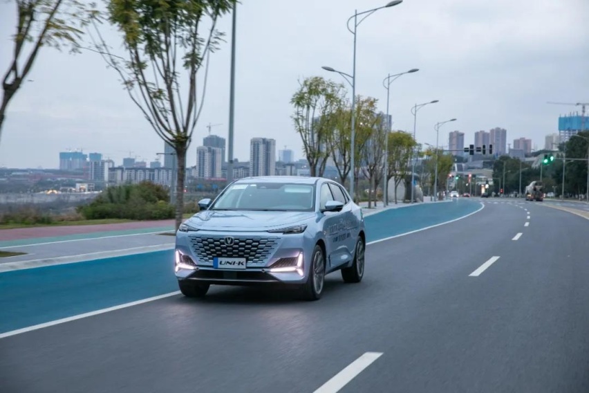 远程智能泊车，来看长安APA6.0骚操作