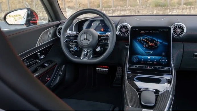 还看911？全新奔驰AMG GT实拍图发布，这颜值确实没得说