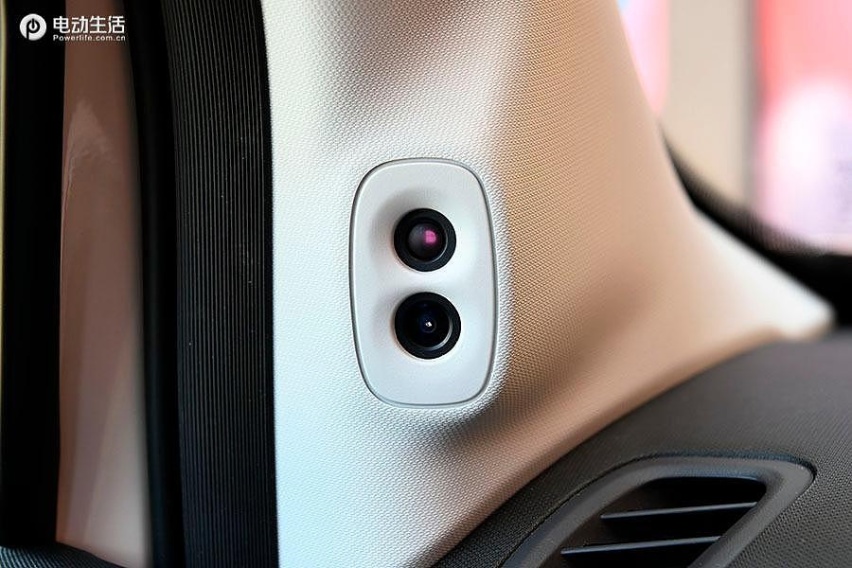 微型精品家庭用车 实拍2021款零跑T03 400豪华版