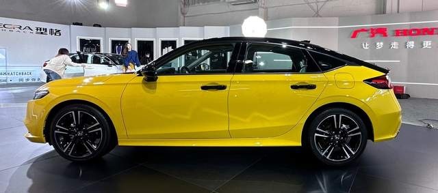 试驾型格HATCHBACK，彰显年轻人个性的潮玩新宠