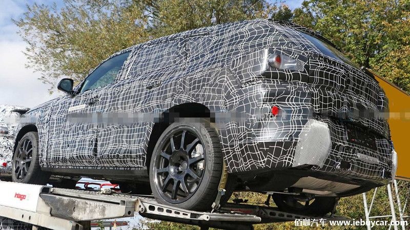 bmw-x8-spy-shots-under-rear.jpg