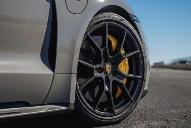 保时捷Taycan GTS、Turbo S Cross Turismo