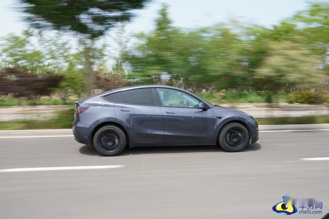 试驾特斯拉Model Y 高颜值驾控智能SUV