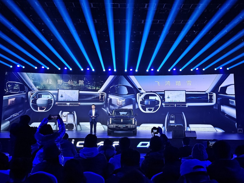 奇瑞iCAR 03机会与竞争剖析：吉姆尼“电替”，同时切入两块市场