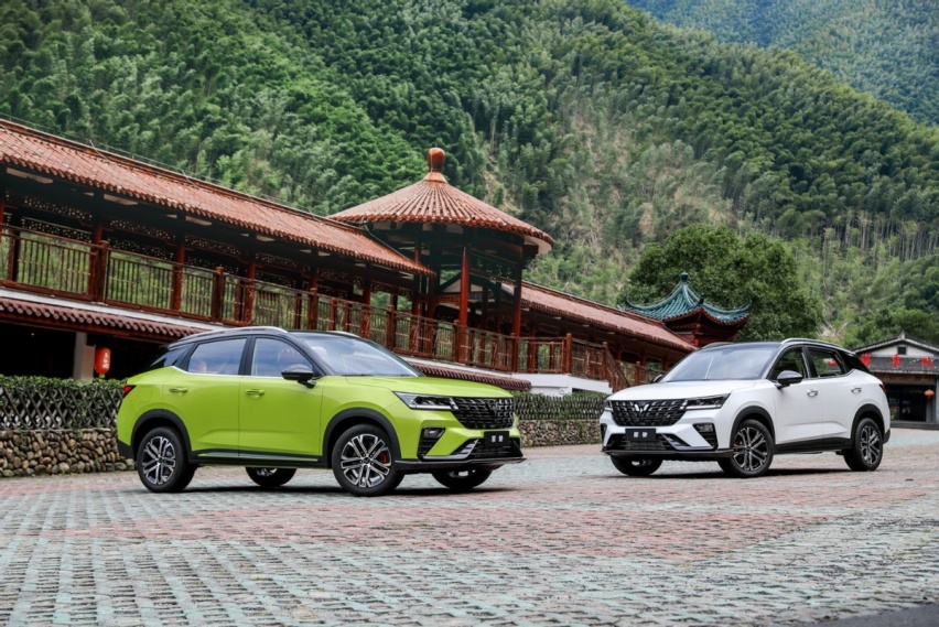 年轻人第一台SUV？ 双色车身+多种动力，五菱星驰上市，5.68万起